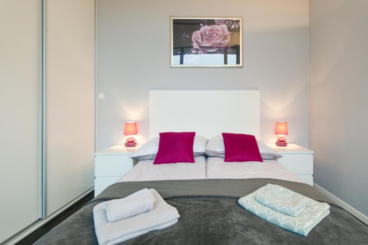 Secret Charm Fully Equipped Apt With Balcony Krakau Buitenkant foto